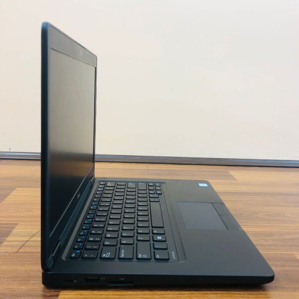 Dell-5480-2.jpg Dell Latitude 5480 | Core i5-7300U 7th Gen | 8GB RAM | 256GB SSD | Intel HD Graphics 620 | 14" FHD Laptop