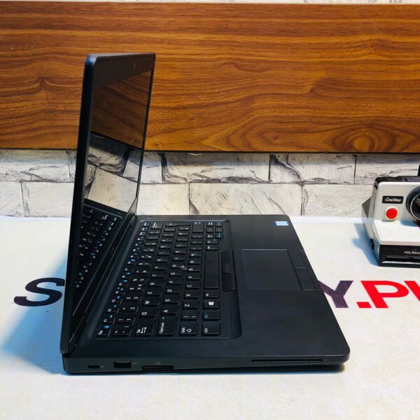 Dell-5490-i5-4.jpg Dell Latitude 5490 | Core i5 7th Gen | 16GB RAM | 256GB SSD | Intel HD Graphics | 14" FHD Touchscreen Laptop