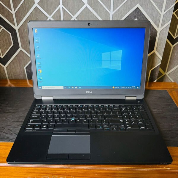 Dell-5570-i5-7th-gen-6-2.jpg Dell Latitude E5570 | Core i5-6300U 6th Gen | 8GB RAM | 256GB SSD | Intel HD Graphics 520 | 15.6" FHD IPS Laptop