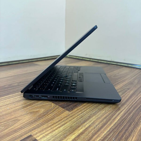 Dell Latitude 5400 | Core i7-8665U 8th Gen | 8GB RAM | 256GB SSD | Intel UHD Graphics 620 | 14" FHD Laptop