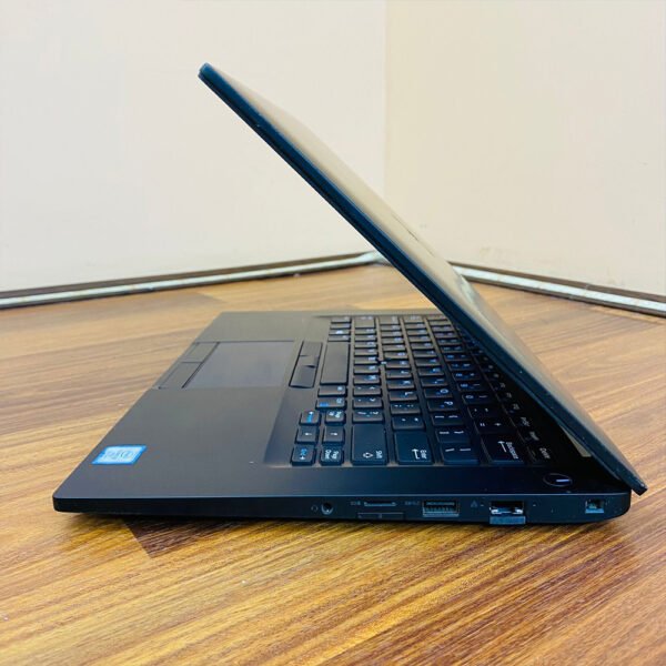 Dell-Latitude-7480-4.jpg Dell Latitude 7490 | Core i7-8350U 8th Gen | 8GB RAM | 256GB SSD | Intel UHD Graphics 620 | 14" FHD IPS Laptop