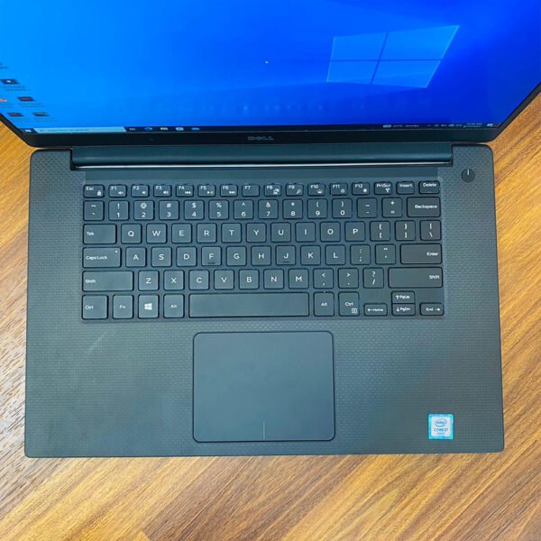 Dell Precision 5520 | Core i7-6820HQ 6th Gen | 8GB RAM | 256GB SSD | Quadro M1200 4GB | 15.6" FHD Mobile Workstation