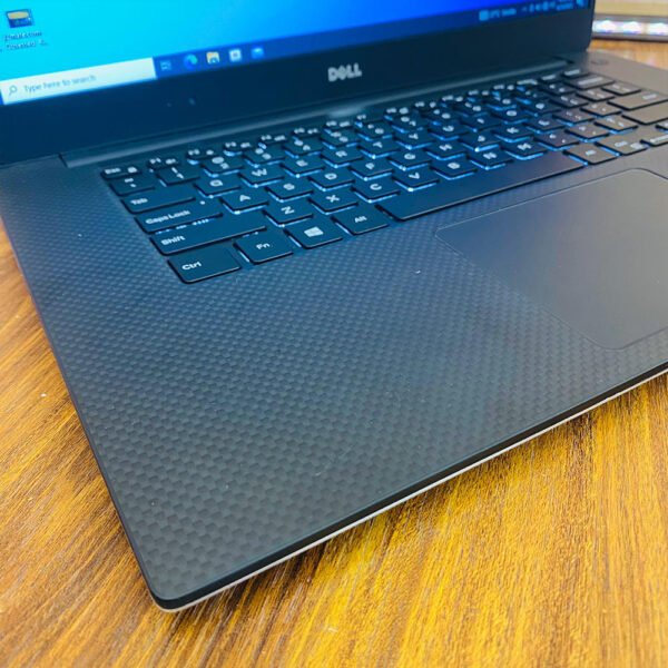 Dell Precision 5520 | Core i7-6820HQ 6th Gen | 8GB RAM | 256GB SSD | Quadro M1200 4GB | 15.6" FHD Mobile Workstation