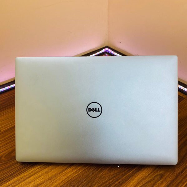 Dell Precision 5520 | Core i7-6820HQ 6th Gen | 8GB RAM | 256GB SSD | Quadro M1200 4GB | 15.6" FHD Mobile Workstation