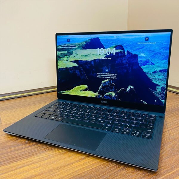 Dell XPS 13 7390 | Core i7-10710U 10th Gen | 16GB RAM | 256GB SSD | Intel UHD Graphics | 13.3" FHD IPS Ultrabook