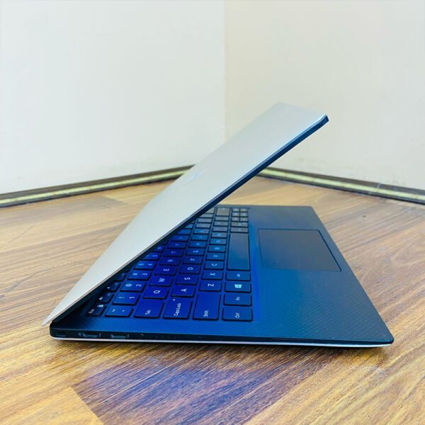 Dell XPS 13 7390 | Core i7-10710U 10th Gen | 16GB RAM | 256GB SSD | Intel UHD Graphics | 13.3" FHD IPS Ultrabook
