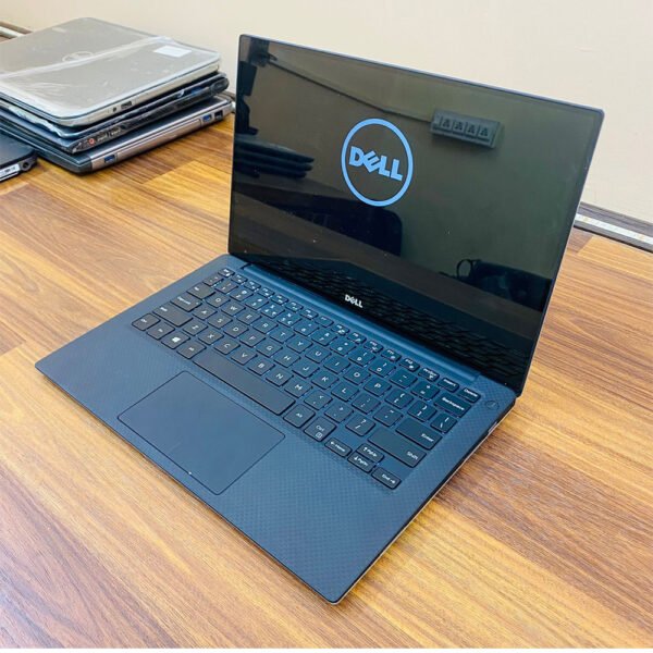Dell-XPS-13-9360-2.jpg Dell XPS 13 9360 | Core i7-7500U 7th Gen | 16GB RAM | 256GB SSD | Intel HD Graphics 620 | 13.3" QHD+ Touch Ultrabook