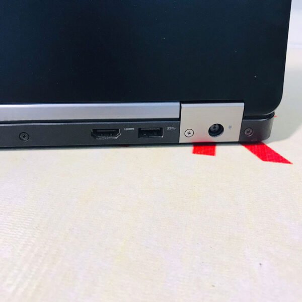 Dell-latitude-E5470-6.jpg Dell Latitude E5470 | Core i5-6300U 6th Gen | 8GB RAM | 256GB SSD | Intel HD Graphics 530 | 14" FHD IPS Laptop