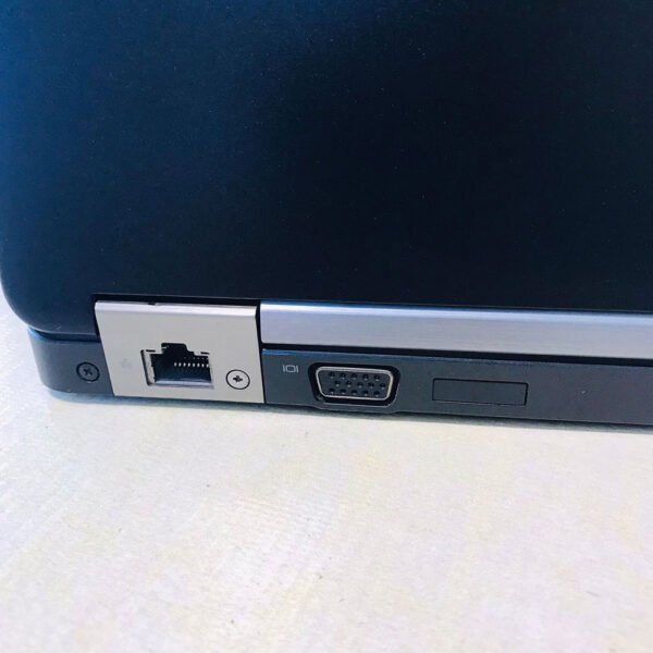 Dell-latitude-E5470-7.jpg Dell Latitude E5470 | Core i5-6300U 6th Gen | 8GB RAM | 256GB SSD | Intel HD Graphics 530 | 14" FHD IPS Laptop