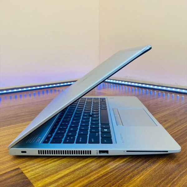 HP-Elitebook-840-G6-6.jpg HP EliteBook 840 G5 | Core i5-8265U 8th Gen | 8GB RAM | 512GB SSD | Intel UHD Graphics 620 | 14" FHD Laptop