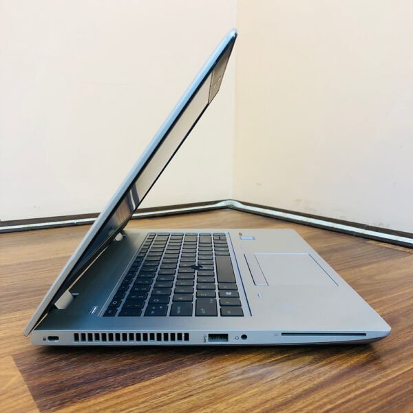 Hp-Probook-640-G4-5.jpg HP ProBook 640 G4 | Core i5-7300U 7th Gen | 8GB RAM | 256GB SSD | Intel HD Graphics 620 | 14" FHD Laptop