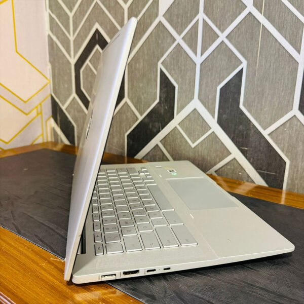 HP Pro C640 Chromebook | Core i5-10310U 10th Gen | 8GB RAM | 64GB SSD | Intel UHD Graphics | 14" HD Business Chromebook