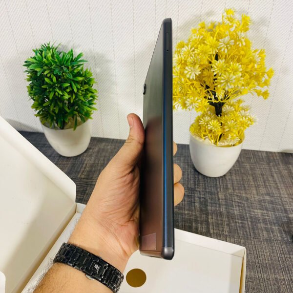 Lenovo-tab-m8-5.jpg Lenovo Tab M8 HD | Quad-Core 2.0GHz | 2GB RAM | 16GB Storage | WiFi | 8.0" HD Display Tablet