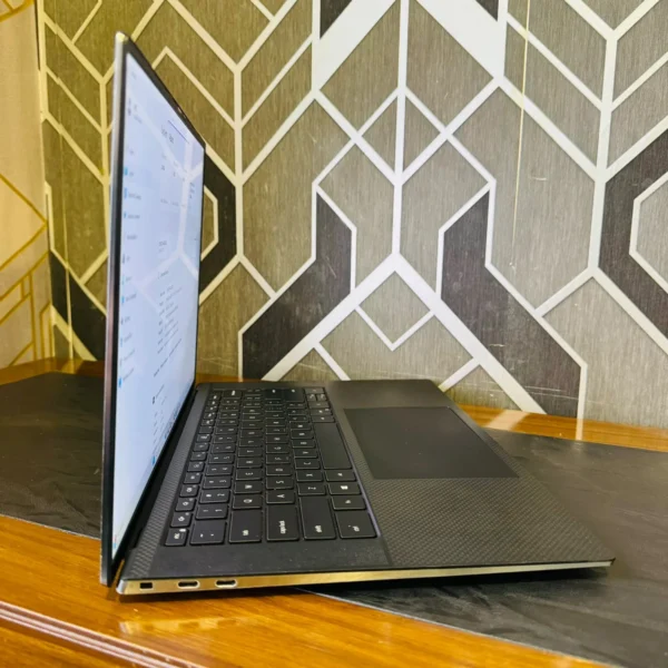 Dell Precision 5550 | Core i7-10750H 10th Gen | 8GB RAM | 256GB SSD | 4GB Graphics | 15.6" Mobile Workstation