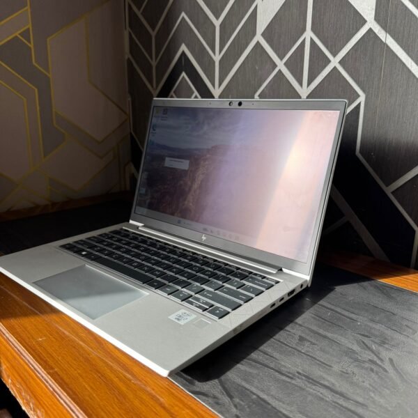hp-elitebook-830-g7-8gb-256gb-6.jpg HP EliteBook 830 G7 Touchscreen | Core i7-10610U 10th Gen | 8GB RAM | 256GB SSD | Intel UHD Graphics | 13.3" FHD Touchscreen Laptop
