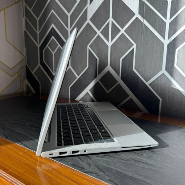 hp-elitebook-830-g7-8gb-256gb-7.jpg HP EliteBook 830 G7 Touchscreen | Core i7-10610U 10th Gen | 8GB RAM | 256GB SSD | Intel UHD Graphics | 13.3" FHD Touchscreen Laptop
